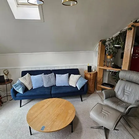 Unique Loft Apartment, Balcony, Free Parking * Alesund