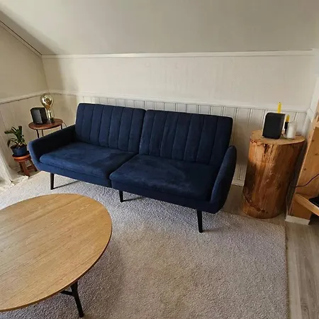 Unique Loft Apartment, Balcony, Free Parking *