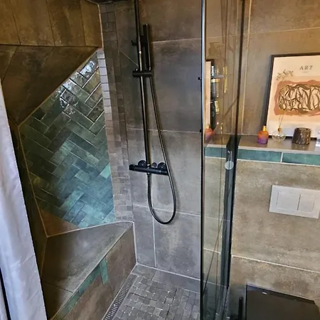 Unique Loft Apartment, Balcony, Free Parking Lejlighed *